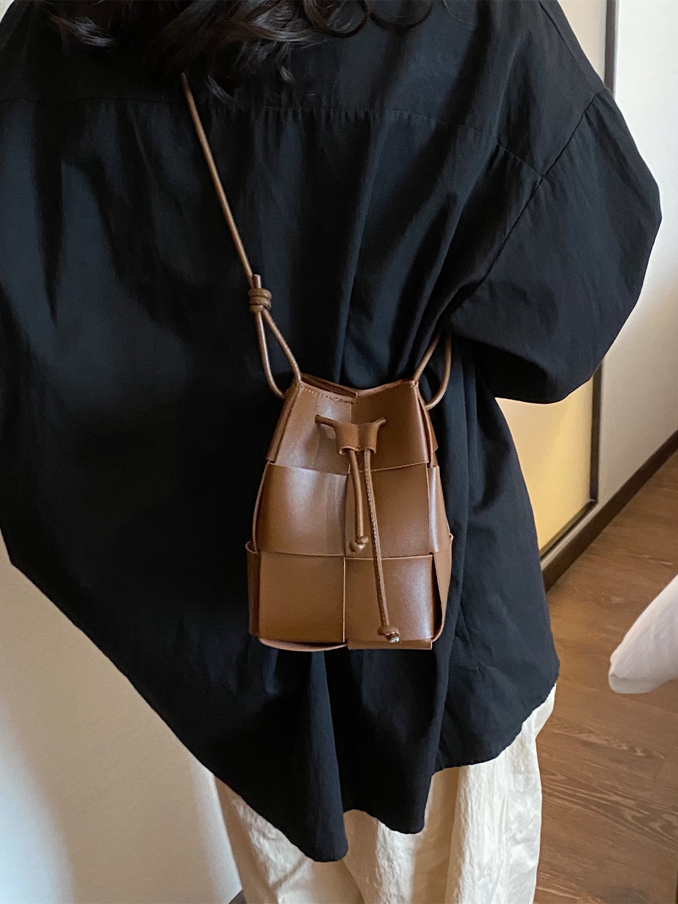 Мини-Повседневная сумка через плечо с тканой текстурой и шнурком, кофейный коричневый