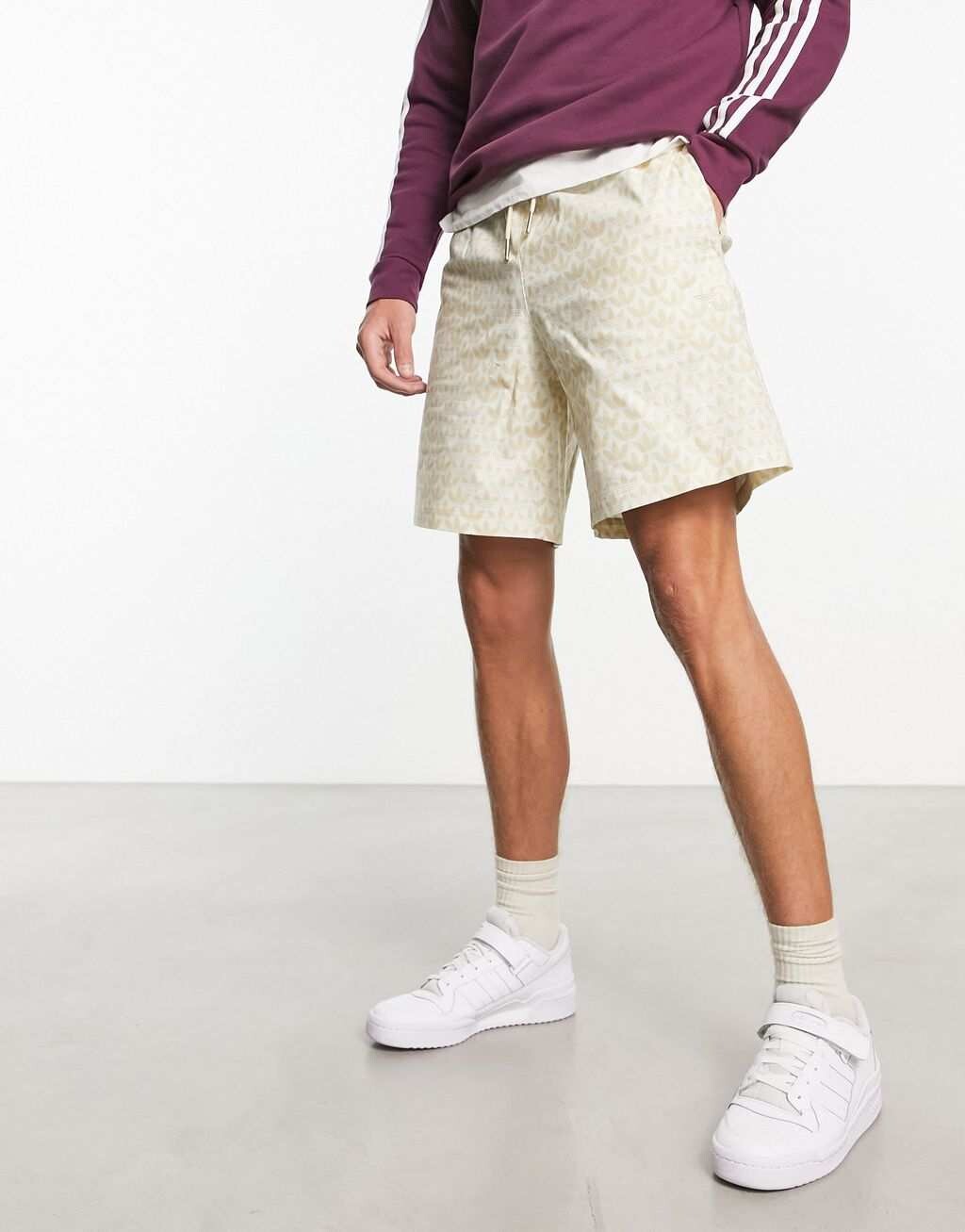 

Песочные шорты с монограммой adidas Originals