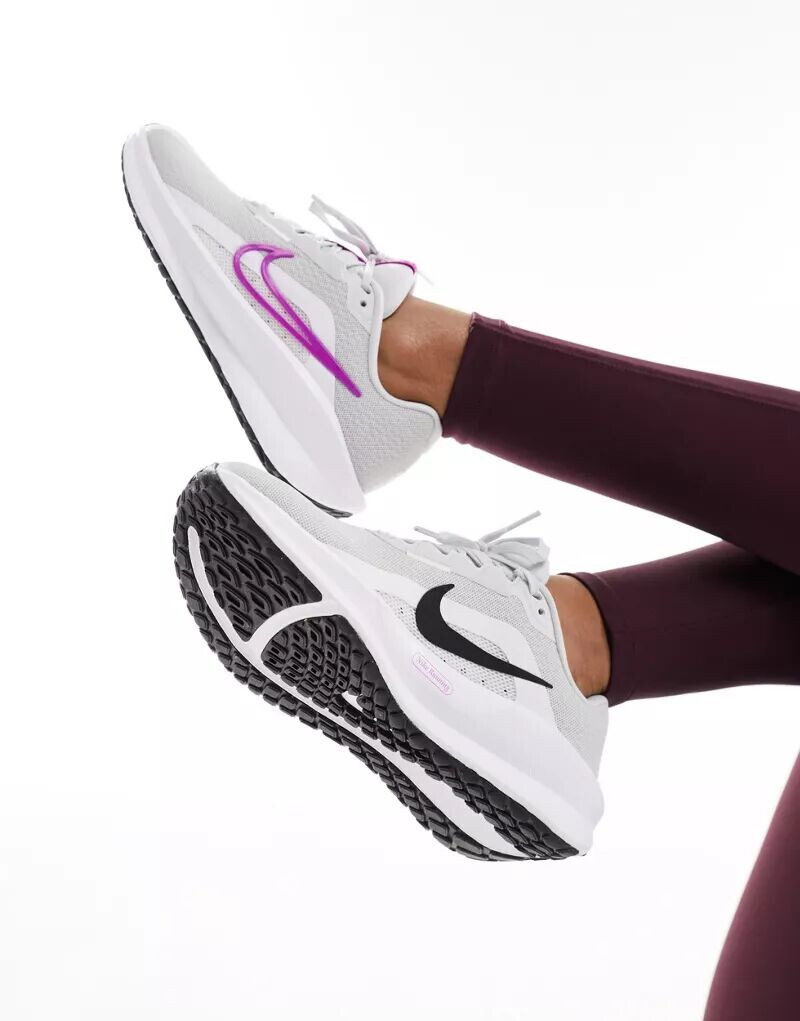 

Бело-фиолетовые кроссовки Nike Downshifter 13