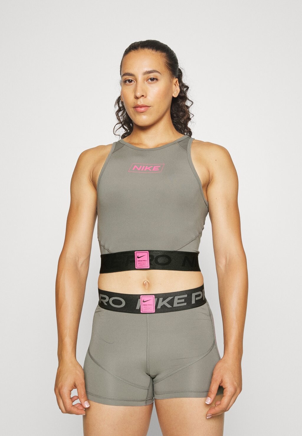 

Топ Nike
