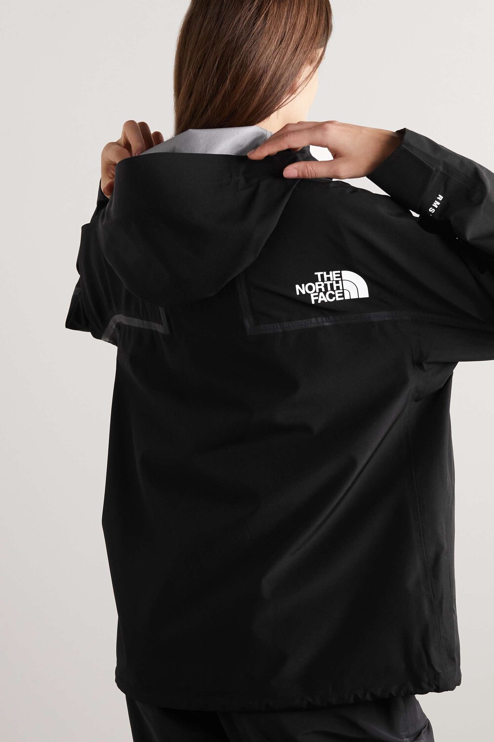 

THE NORTH FACE куртка RMST Futurelight с капюшоном, черный