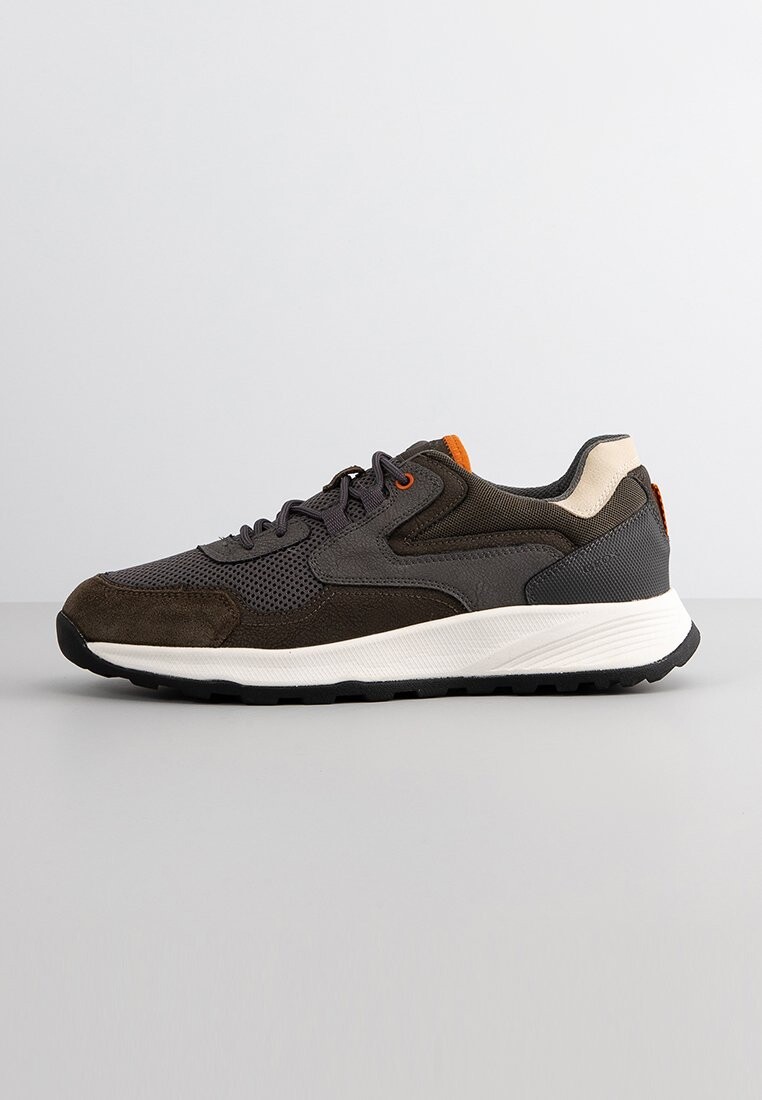 

Низкие кеды Geox