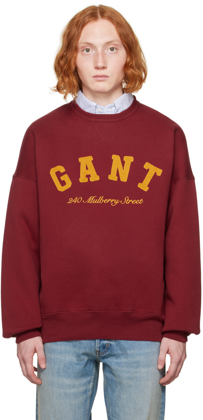 

Красный свитшот с вышивкой Gant