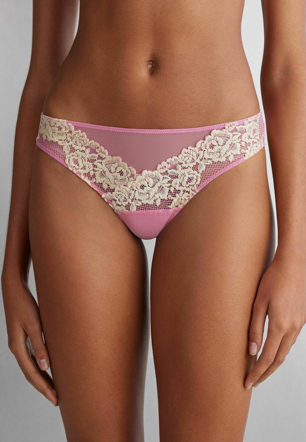 

Стринги PRETTY FLOWERS Intimissimi, цвет rosa morning pink ivory