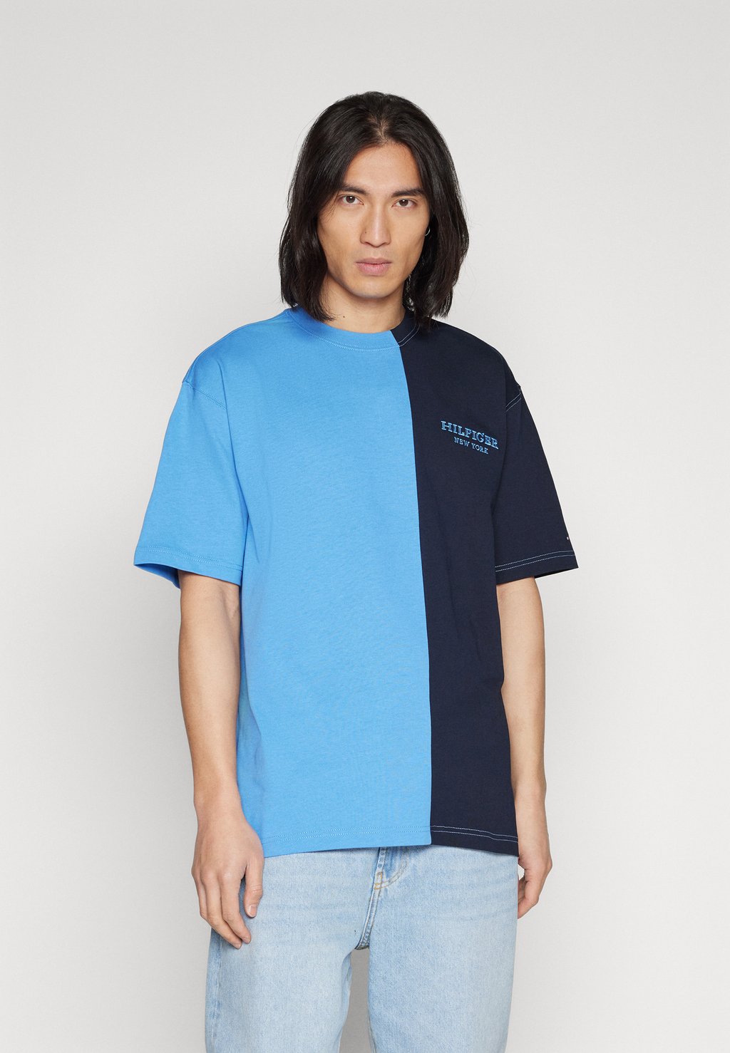 

Базовая футболка Monotype Colourblock Tee Tommy Hilfiger, цвет blue spell