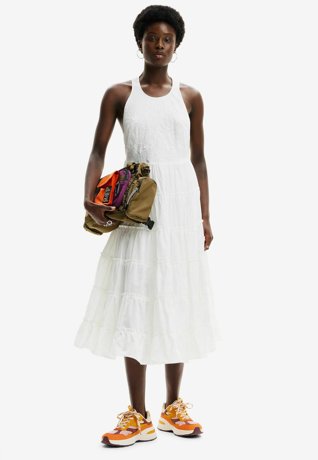 Дневное платье M. CHRISTIAN LACROIX PLUNGING Desigual, цвет white кроссовки desigual designed by m christian lacroix multi coloured