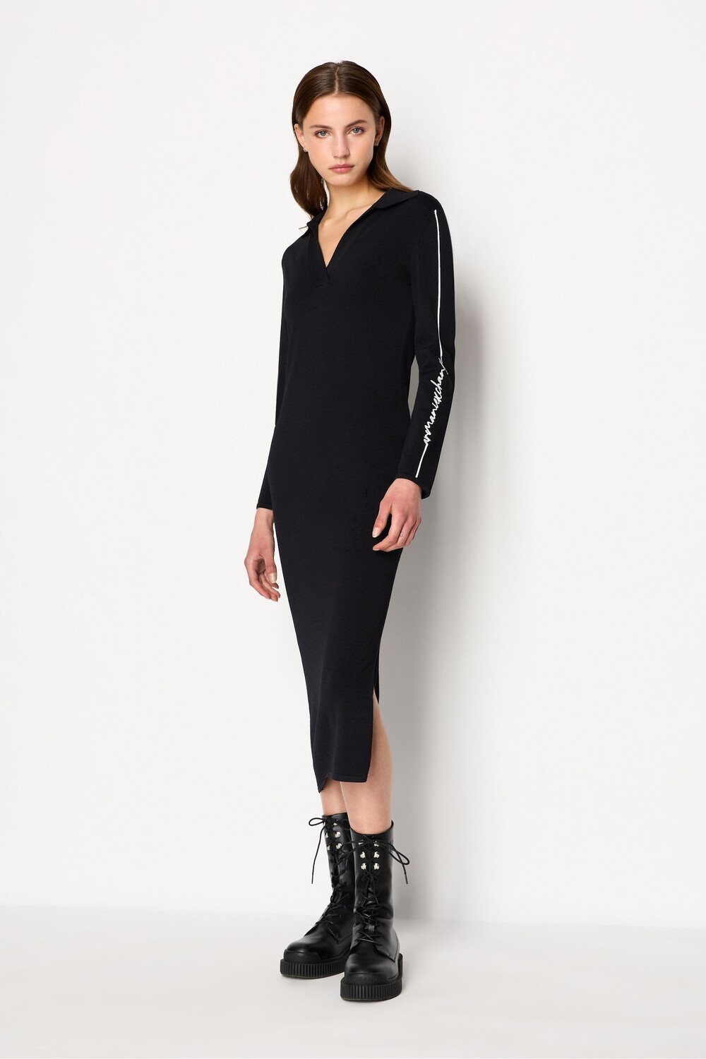 

Черное трикотажное платье Armani Exchange, черный