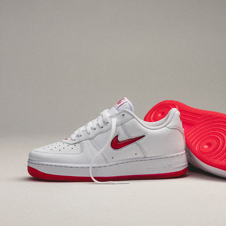 

Кроссовки Air Force 1 Low Retro *Color Of The Month* *Jewel* Nike, белый