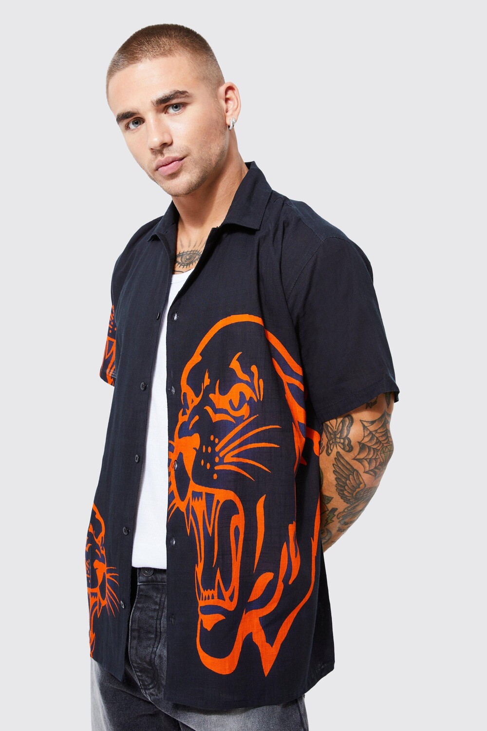 

Рубашка оверсайз multi tiger slub с коротким рукавом Boohoo, черный