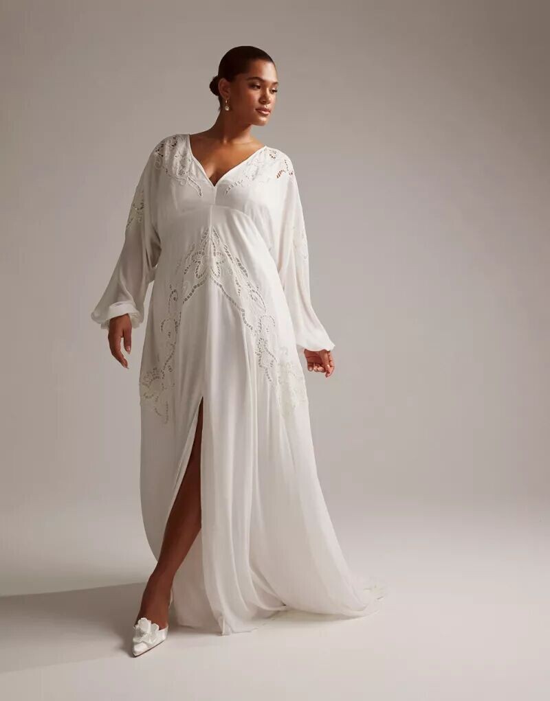

Свадебное платье с глубоким вырезом и длинными рукавами ASOS DESIGN Curve Florence