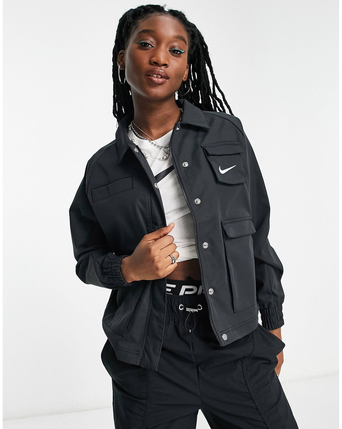 

Черная тканая куртка Nike Swoosh, Черный
