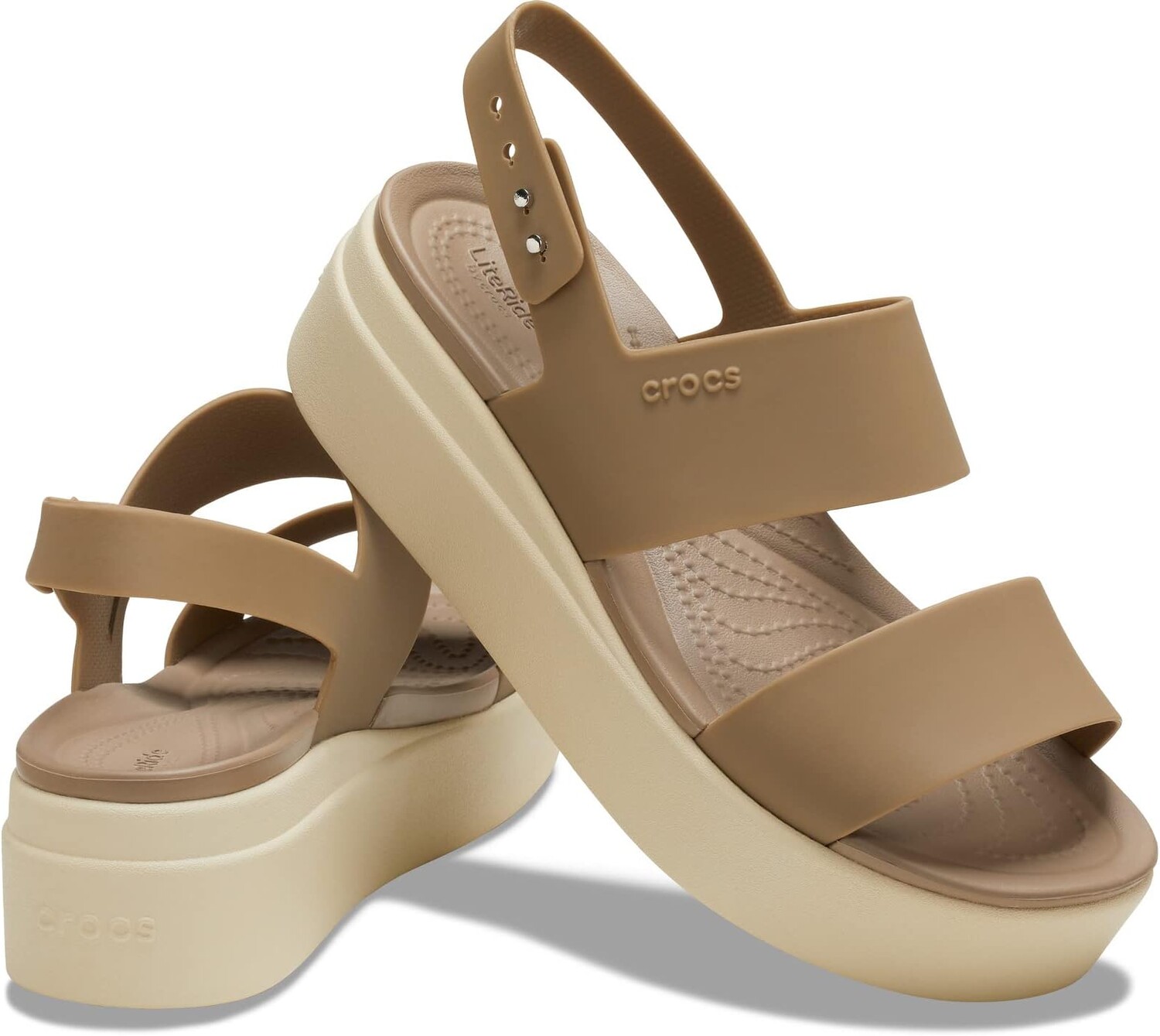 

Сандалии на плоской подошве Brooklyn Low Wedge Crocs, цвет Khaki/Bone
