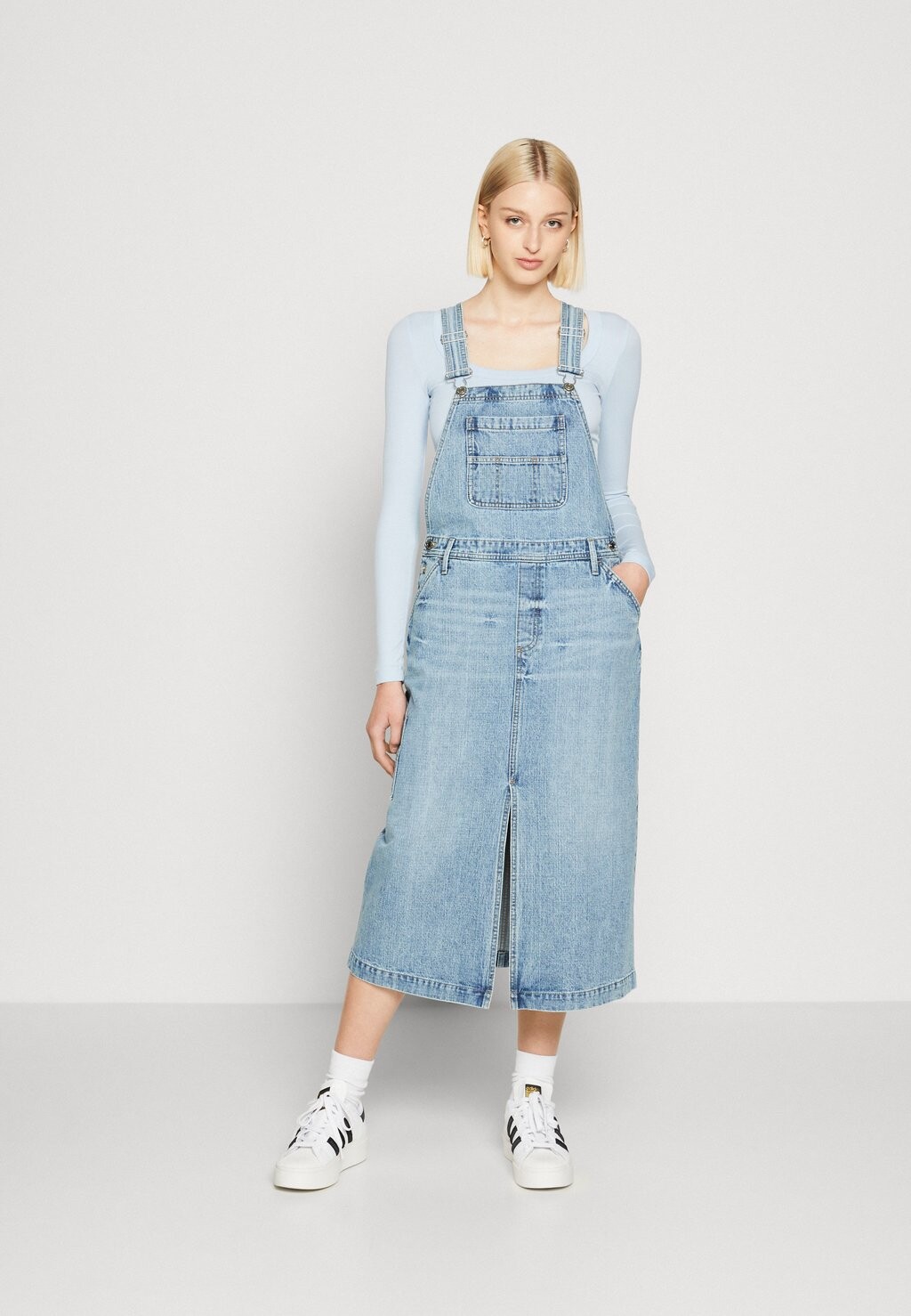 

Джинсовое платье серферского синего цвета Cotton On