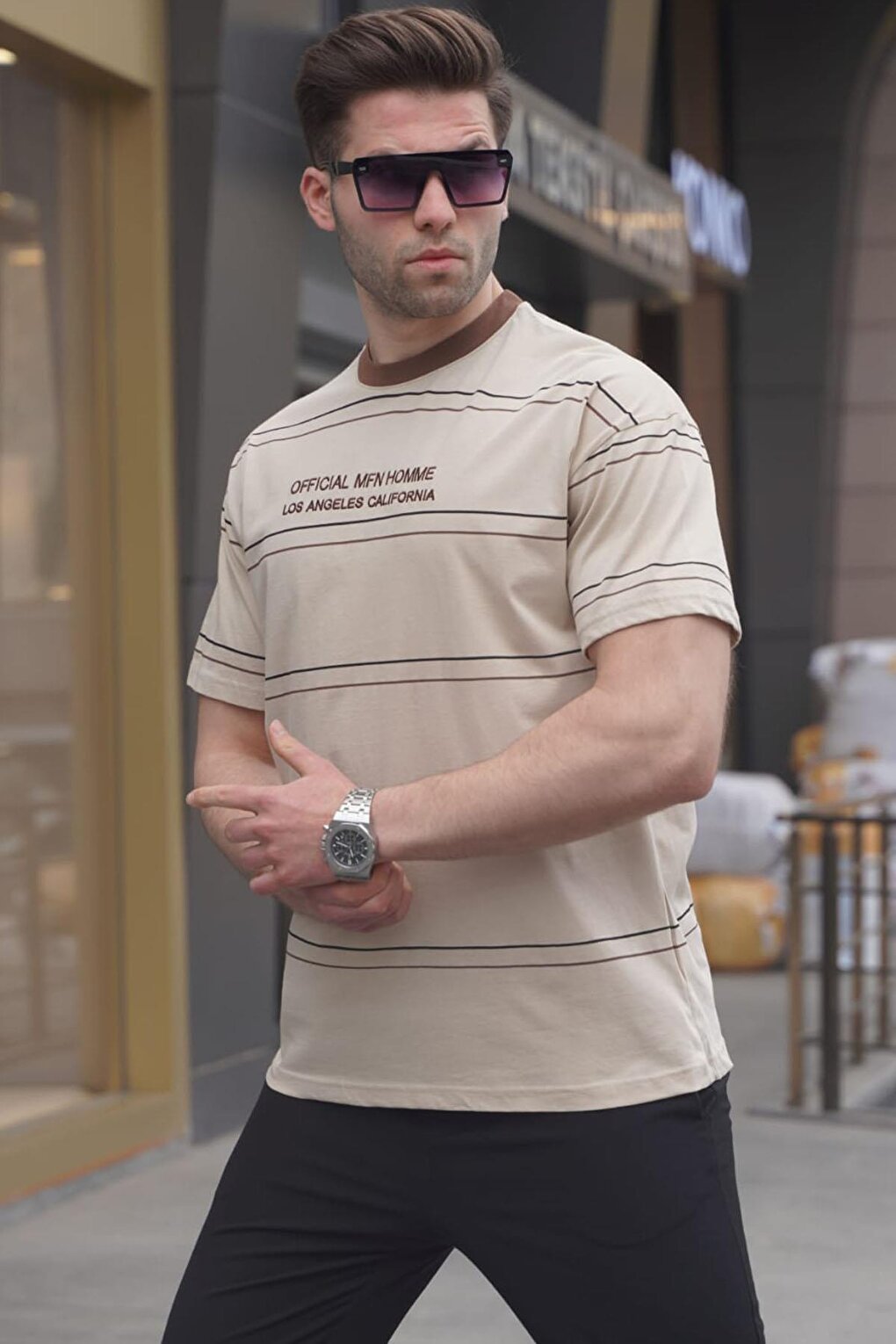 Удобная мужская футболка с круглым вырезом в бежевую полоску 6063 MADMEXT