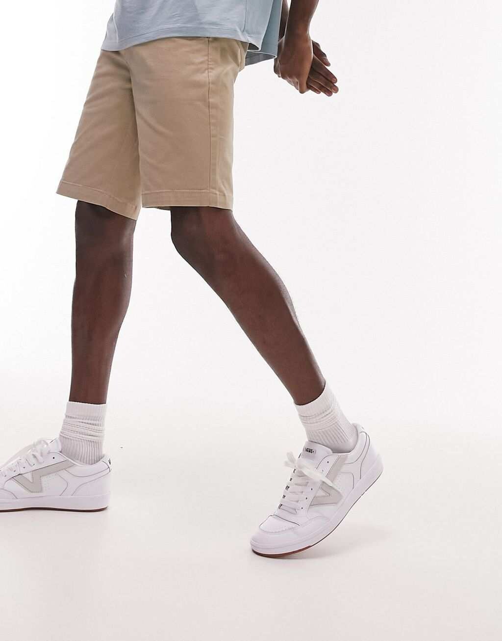 

Короткие шорты-чиносы Topman