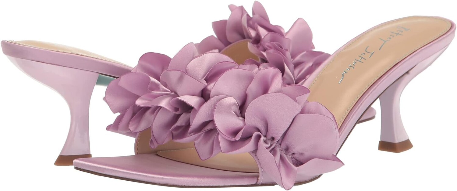 

Босоножки Kimi Blue by Betsey Johnson, сирень