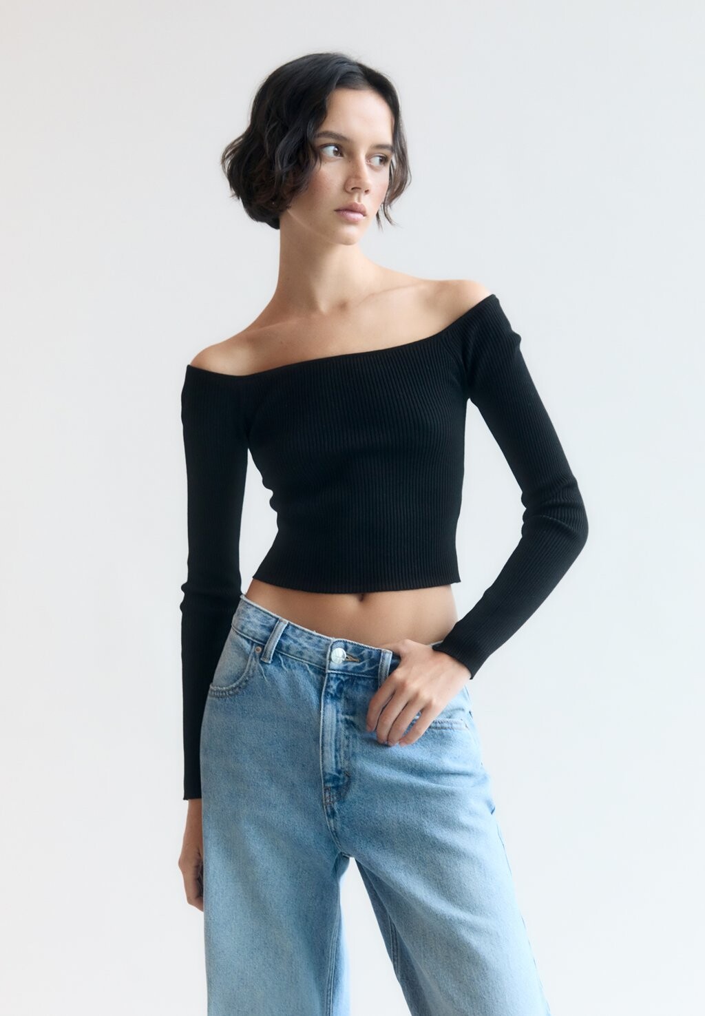 

Вязаный свитер WITH A BARDOT NECKLINE PULL&BEAR, цвет black