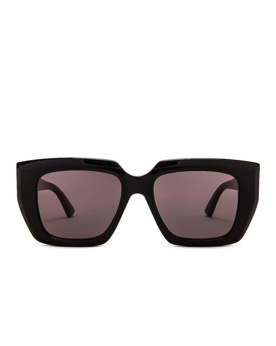 Солнцезащитные очки Bottega Veneta Square, цвет Shiny Black солнцезащитные очки bottega veneta triangle stud round цвет shiny solid black