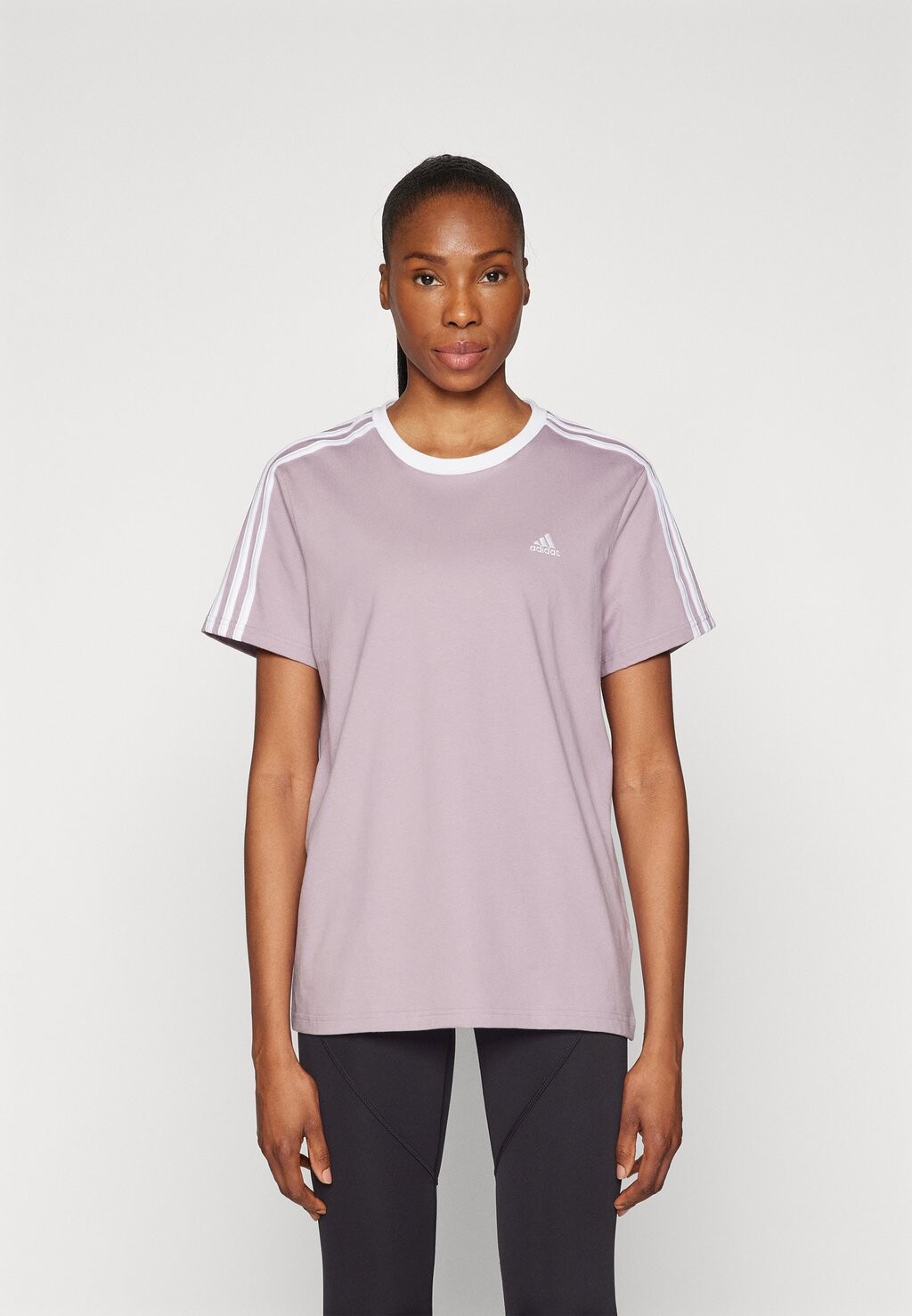 

Футболка с принтом ESSENTIALS STRIPES adidas Sportswear, цвет preloved fig