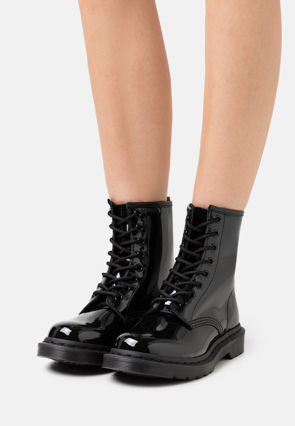 

Ботильоны на шнуровке Dr. Martens, черный