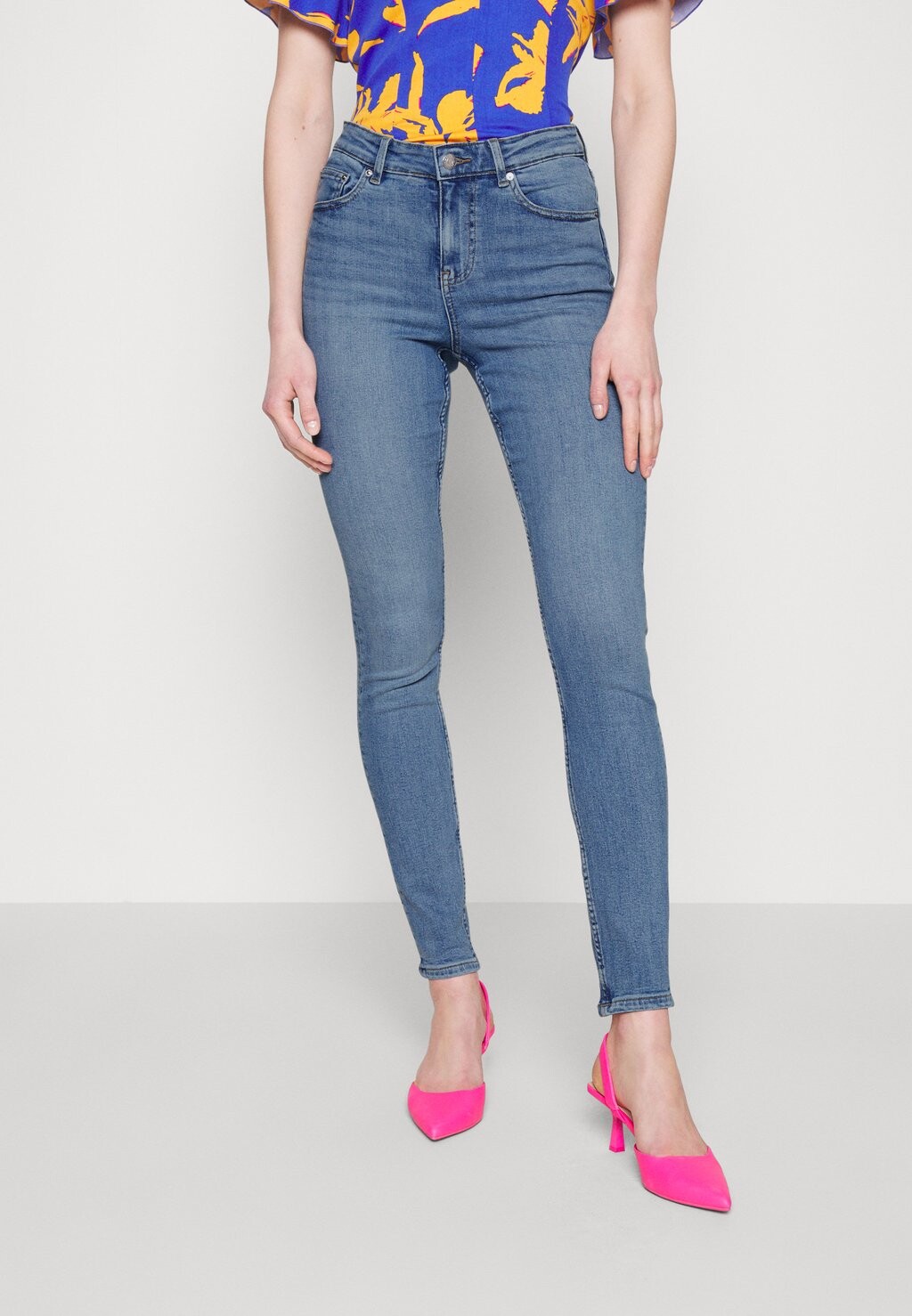 

Джинсы Skinny Fit Gina