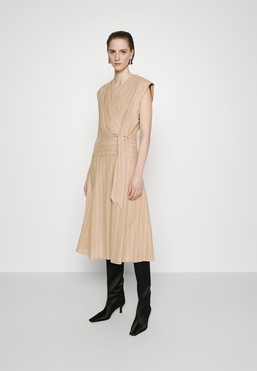 

Летнее платье DKNY, хаки/слоновая кость