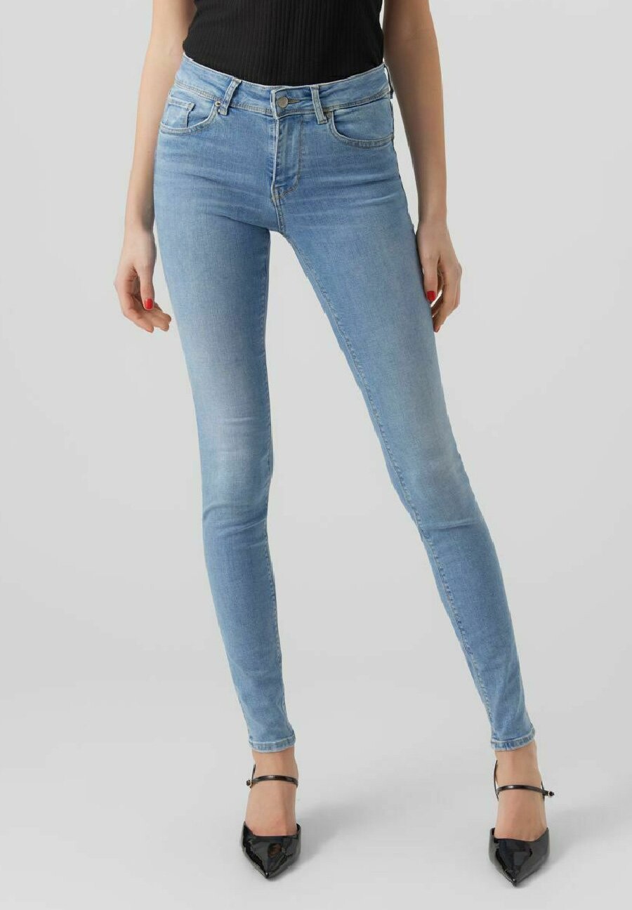 

Джинсы облегающего кроя Vero Moda