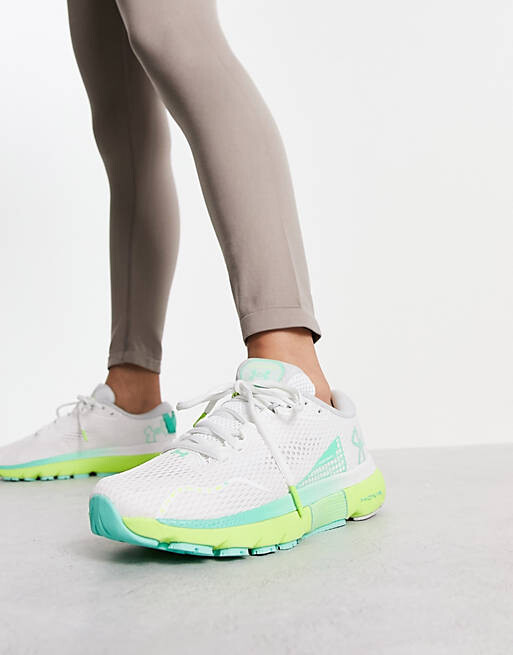 

Белые кроссовки Under Armour Running HOVR Infinite 5