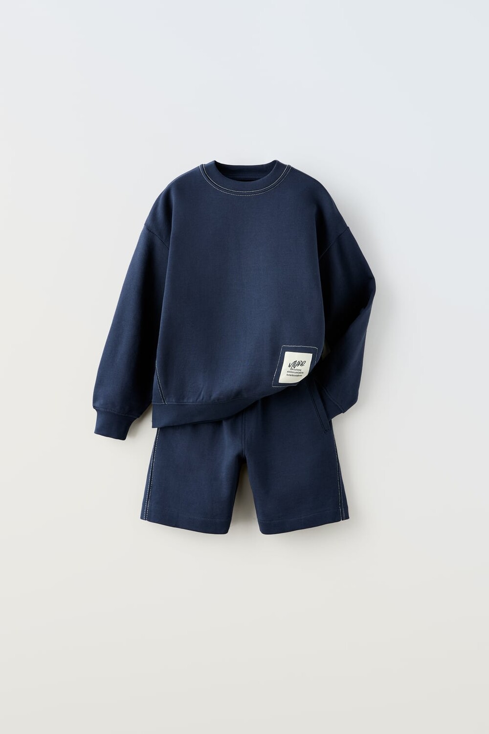 

Коордовая рубашка с плюшевым свитшотом и шорты-бермуды ZARA, темно-синий