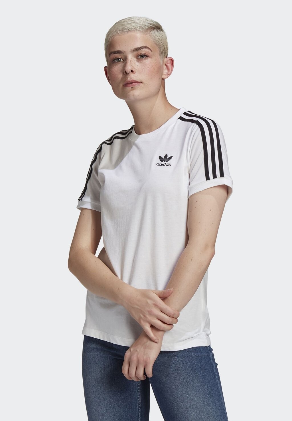 

Футболка с принтом adidas Originals, белый