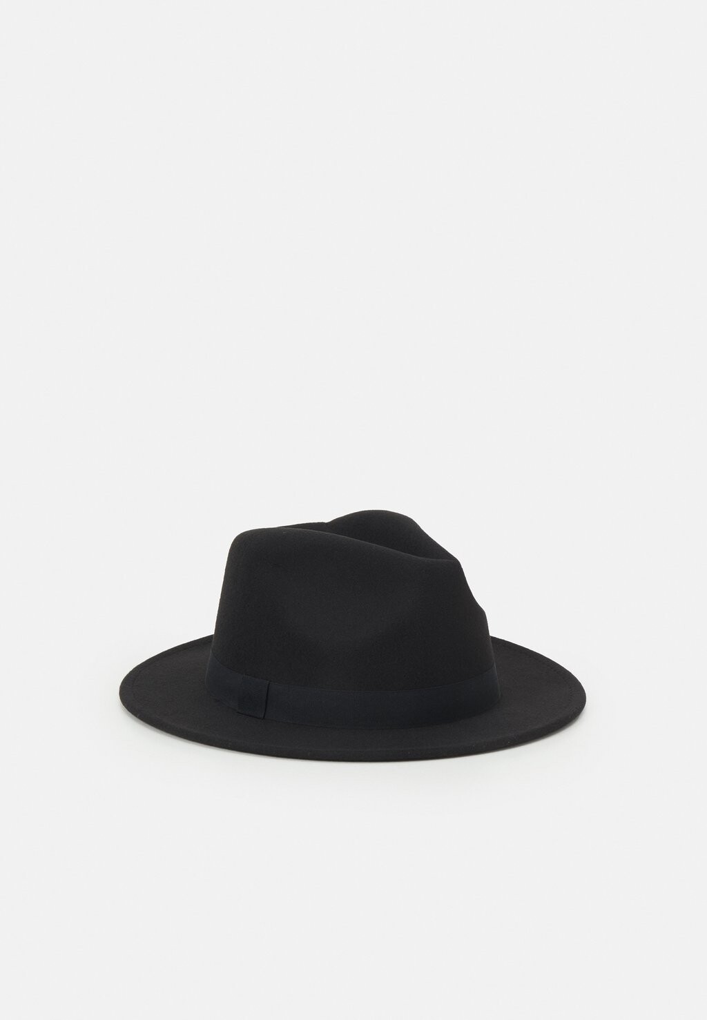 

Шапка Pier One, цвет black
