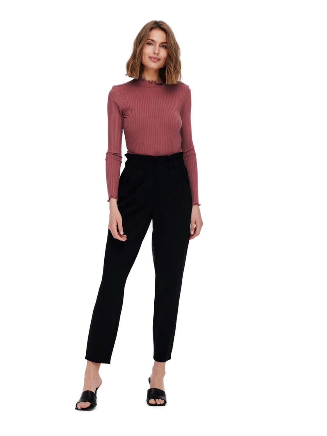 

Брюки ONLY Stoffhose / Chino ONLPOPTRASH OVA LIFE comfort/relaxed, черный