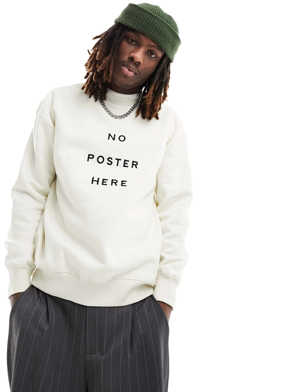 

Свитшот с принтом спереди Pull&Bear цвета экрю