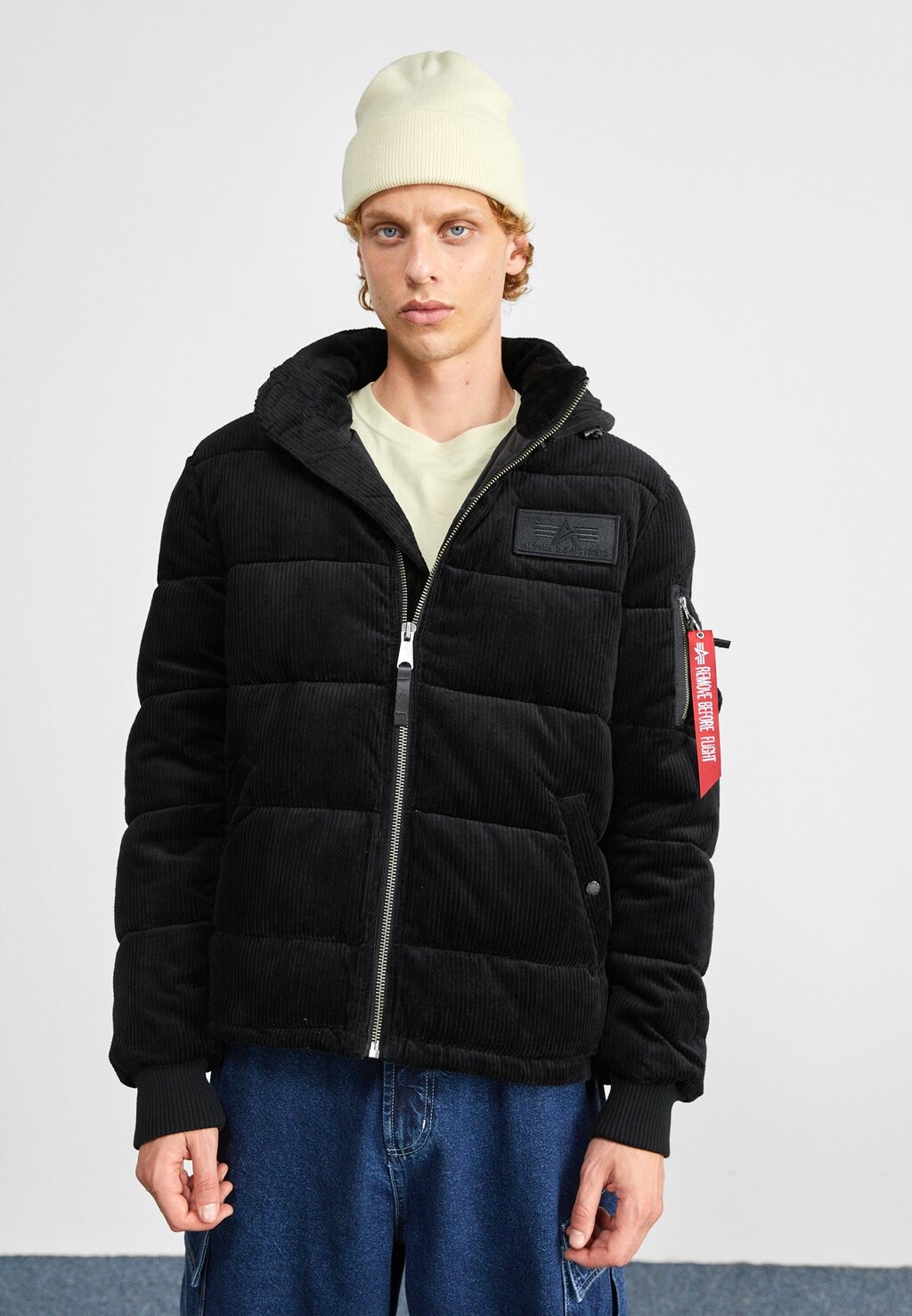 

Куртка Alpha Industries ПУФФЕР, черный