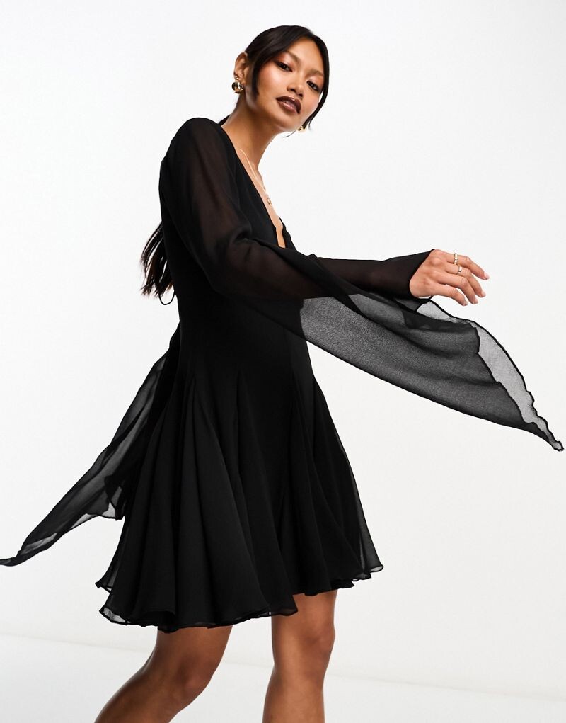

Черное мини-платье с годе и асимметричными рукавами ASOS DESIGN