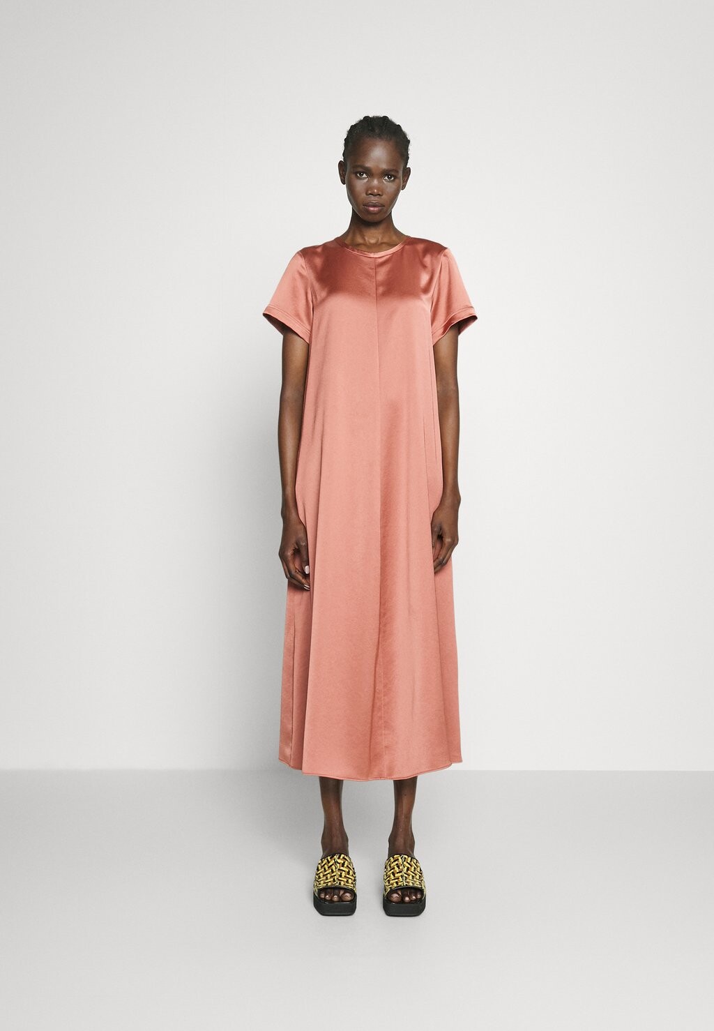 

Летнее платье WEEKEND MaxMara