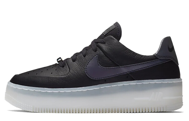 

Кроссовки Nike Wmns Air Force 1 Sage Low LX, масляно-серые