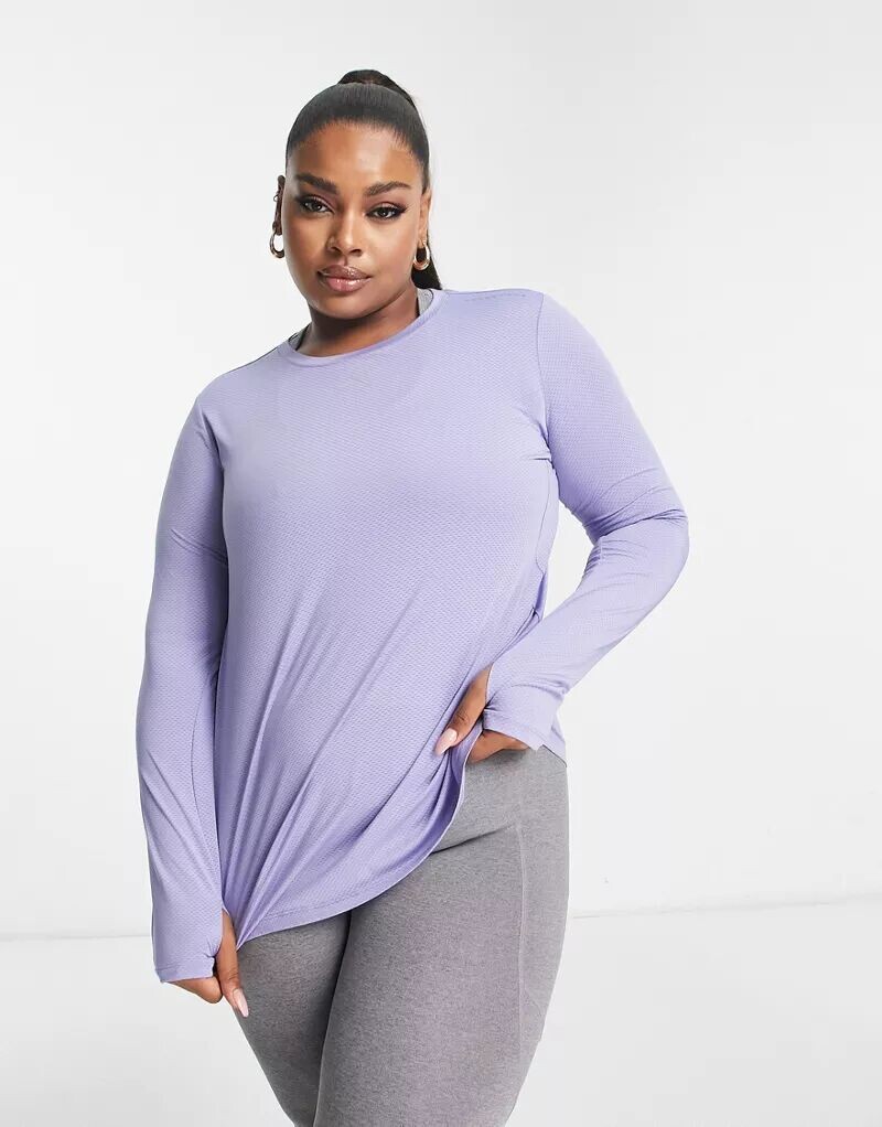 

Беговая футболка с длинными рукавами и логотипом ASOS Curve
