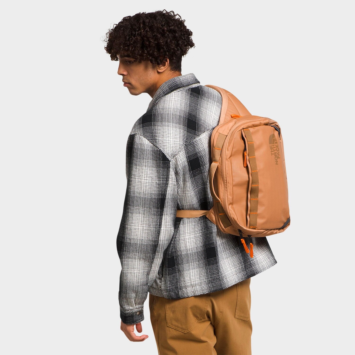 

Сумка-слинг The North Face Base Camp Voyager, бежевый