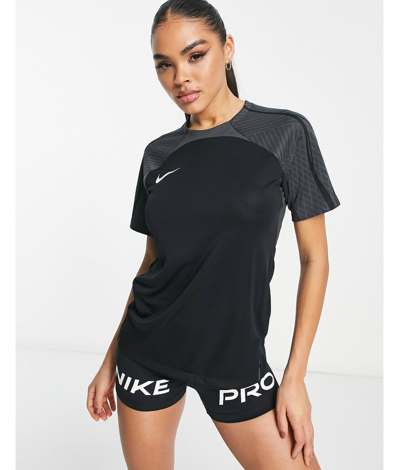 

Черная футболка со вставками свободного кроя Nike Football Strike, Черный