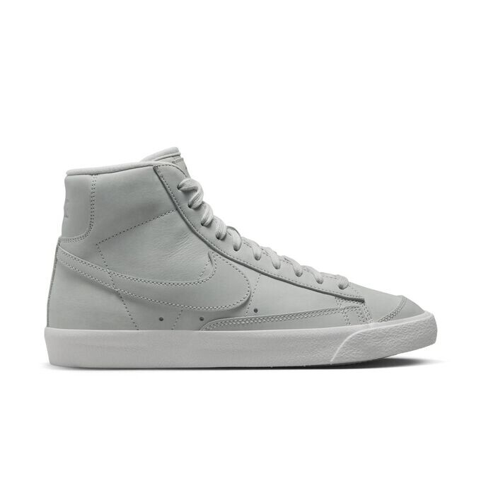 

Кроссовки-Блейзер средней яркости 77 лк Nike Sportswear, серый