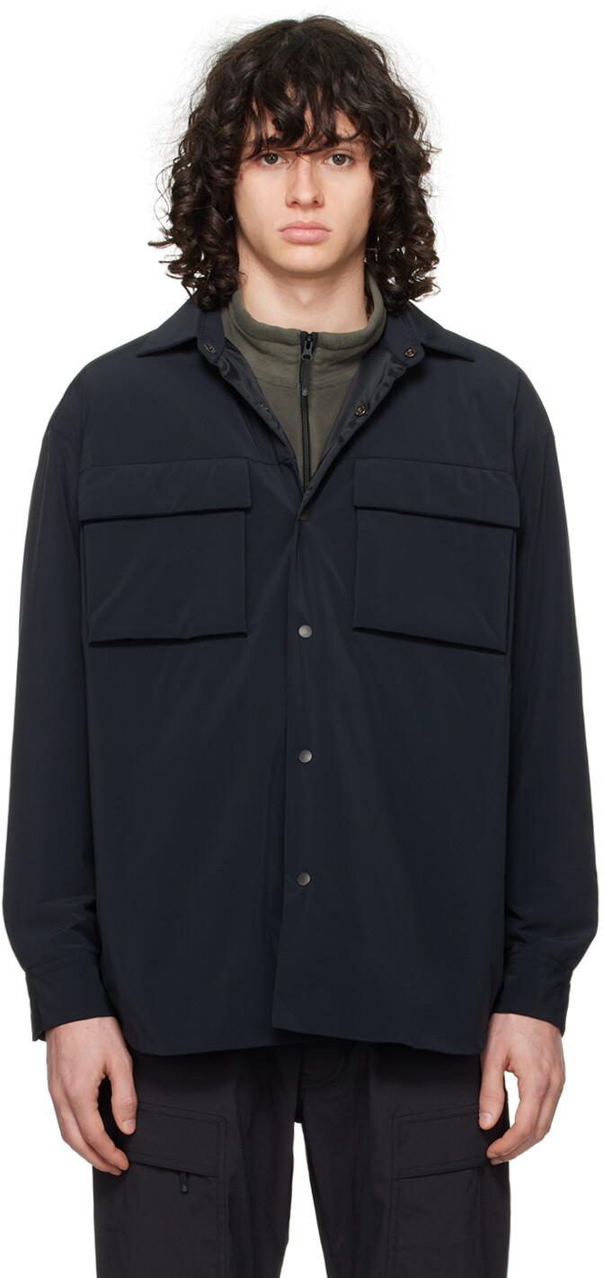 

Черная дутая рубашка Descente Allterrain