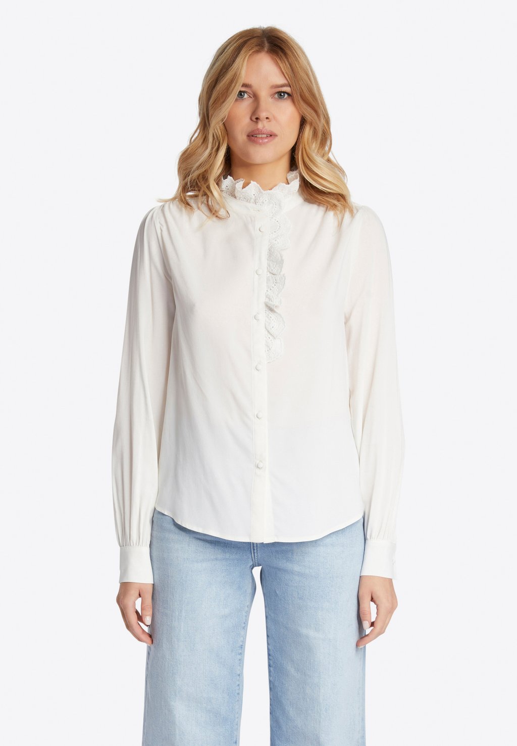 Блузка-рубашка MIT LOCHSTICKEREI Rich & Royal, цвет pearl white стул с подлокотниками manor rich pearl blue