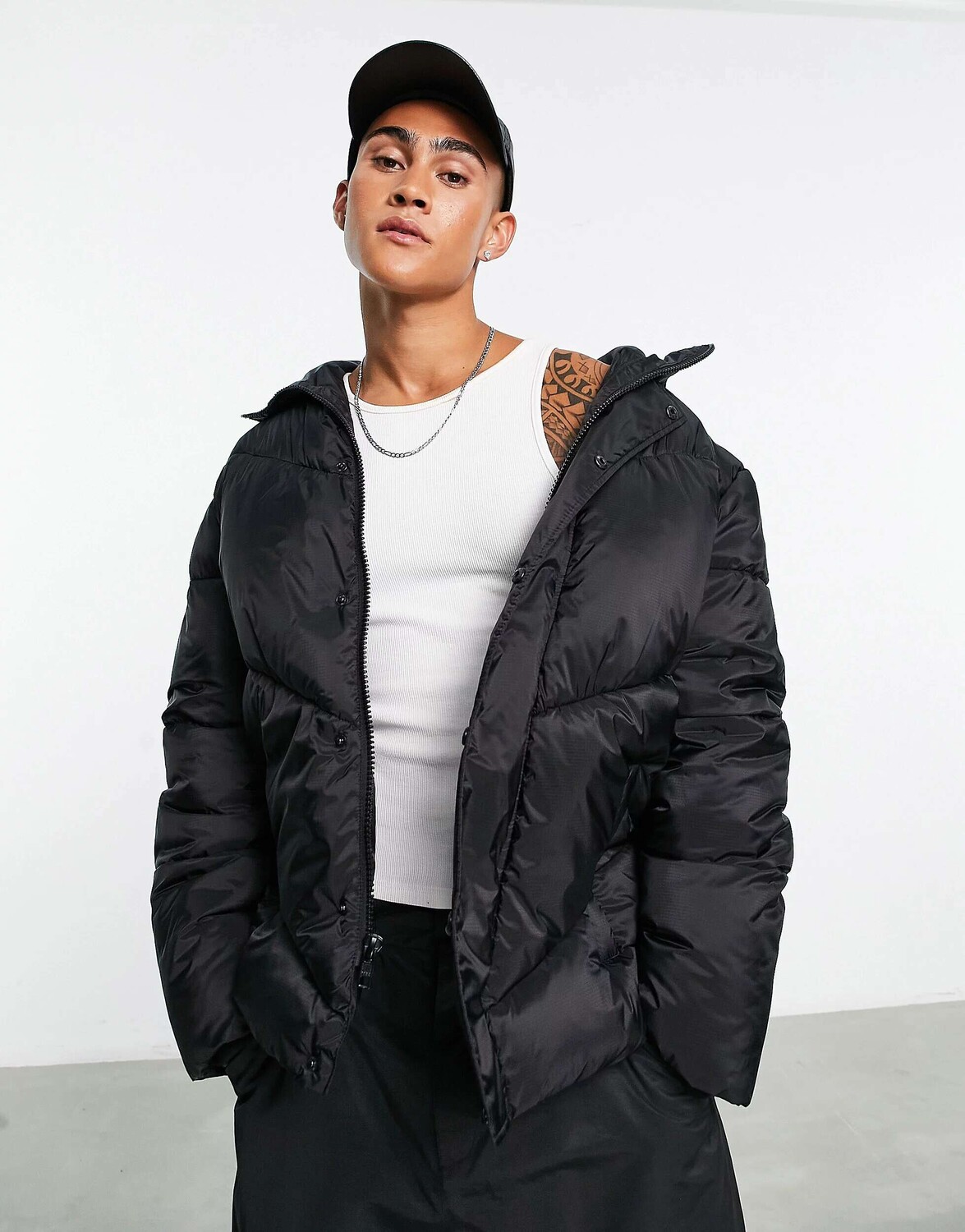 

Черная оверсайз-пуховик ASOS, Черный