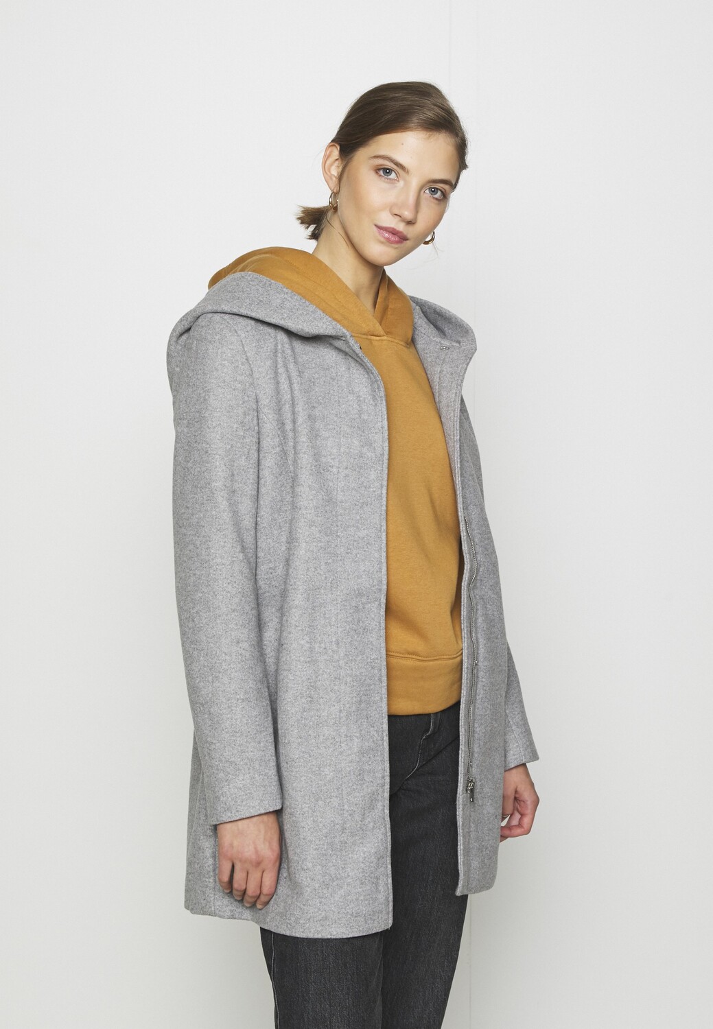 

Пальто классическое Vero Moda, серый