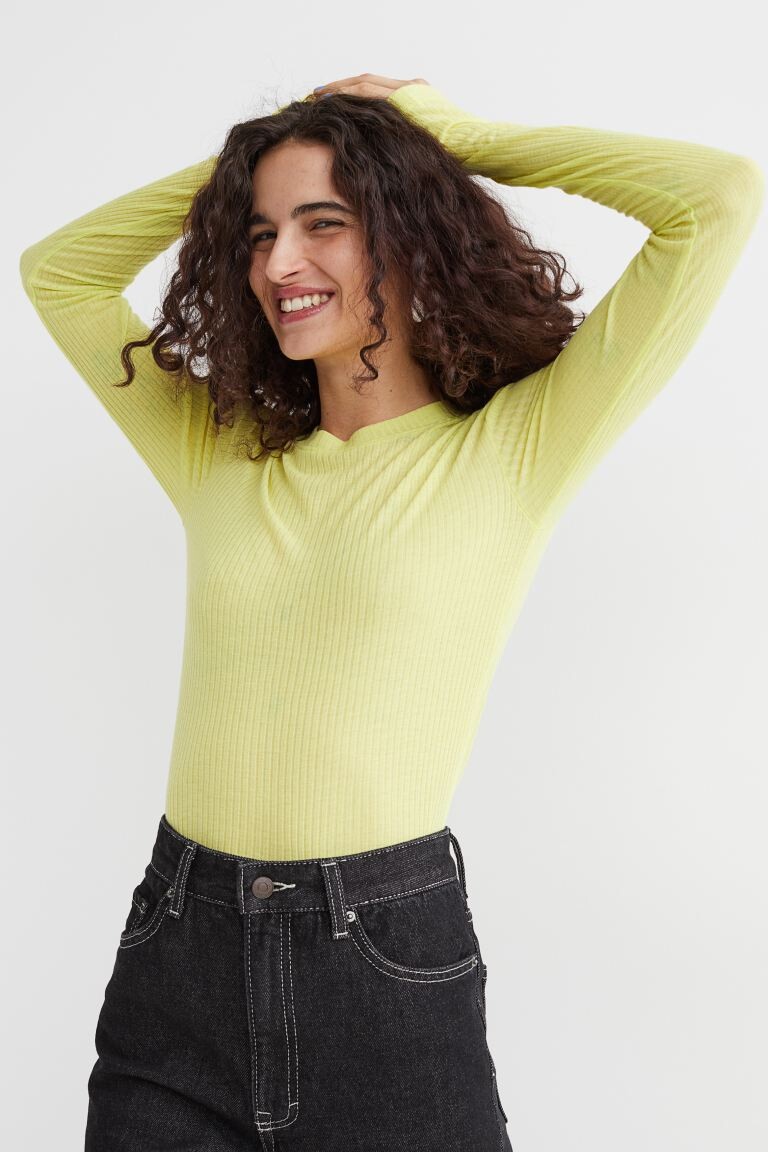 

Трикотажный лонгслив в рубчик H&M, желтый