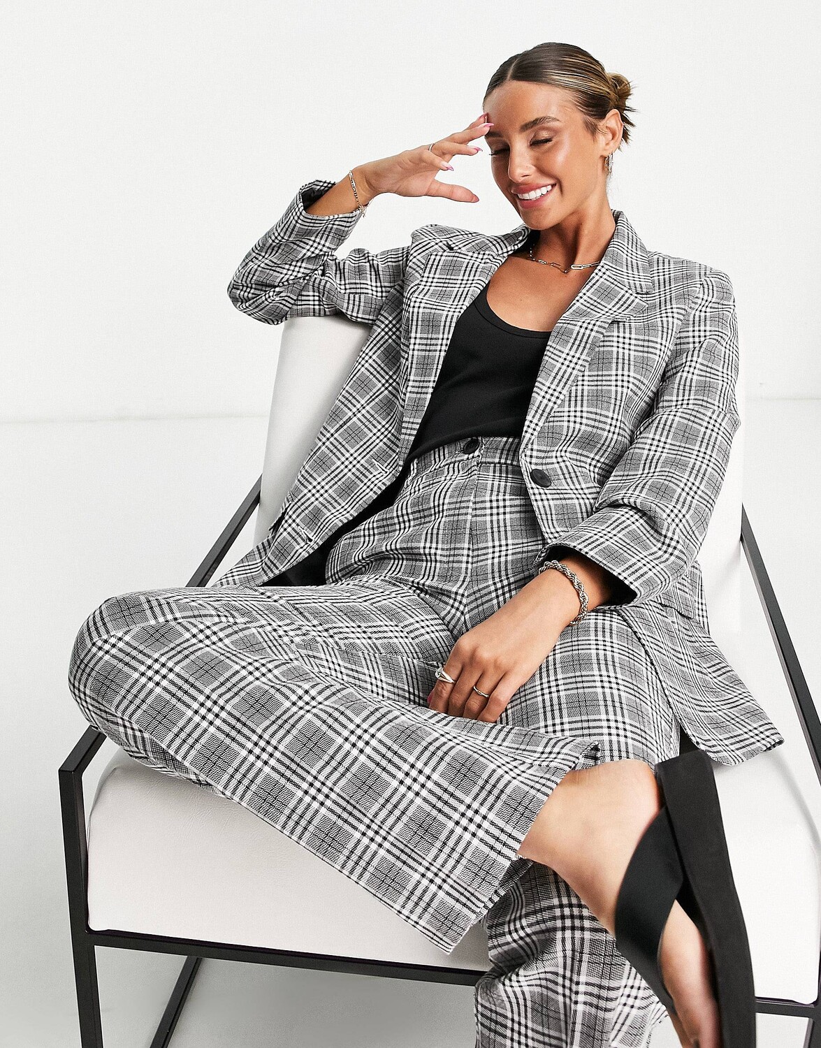 

Серый пиджак в клетку ASOS DESIGN Mix & Match