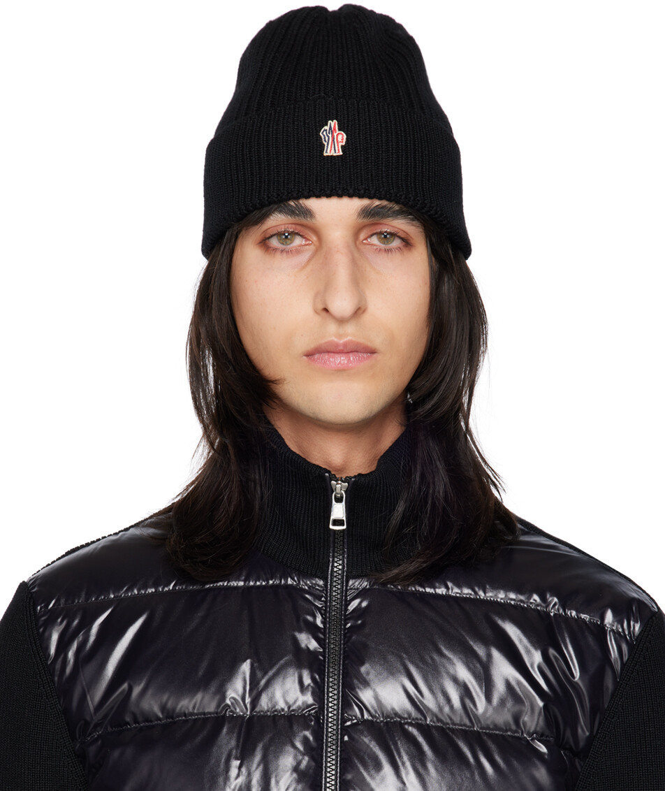 

Черная шапка с вышивкой Moncler Grenoble