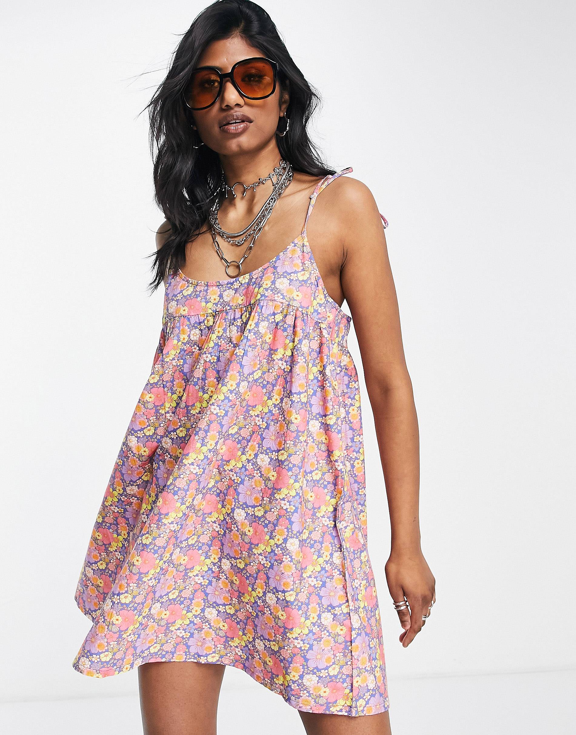 цена Разноцветное пляжное платье мини Topshop ditsy с цветочным принтом