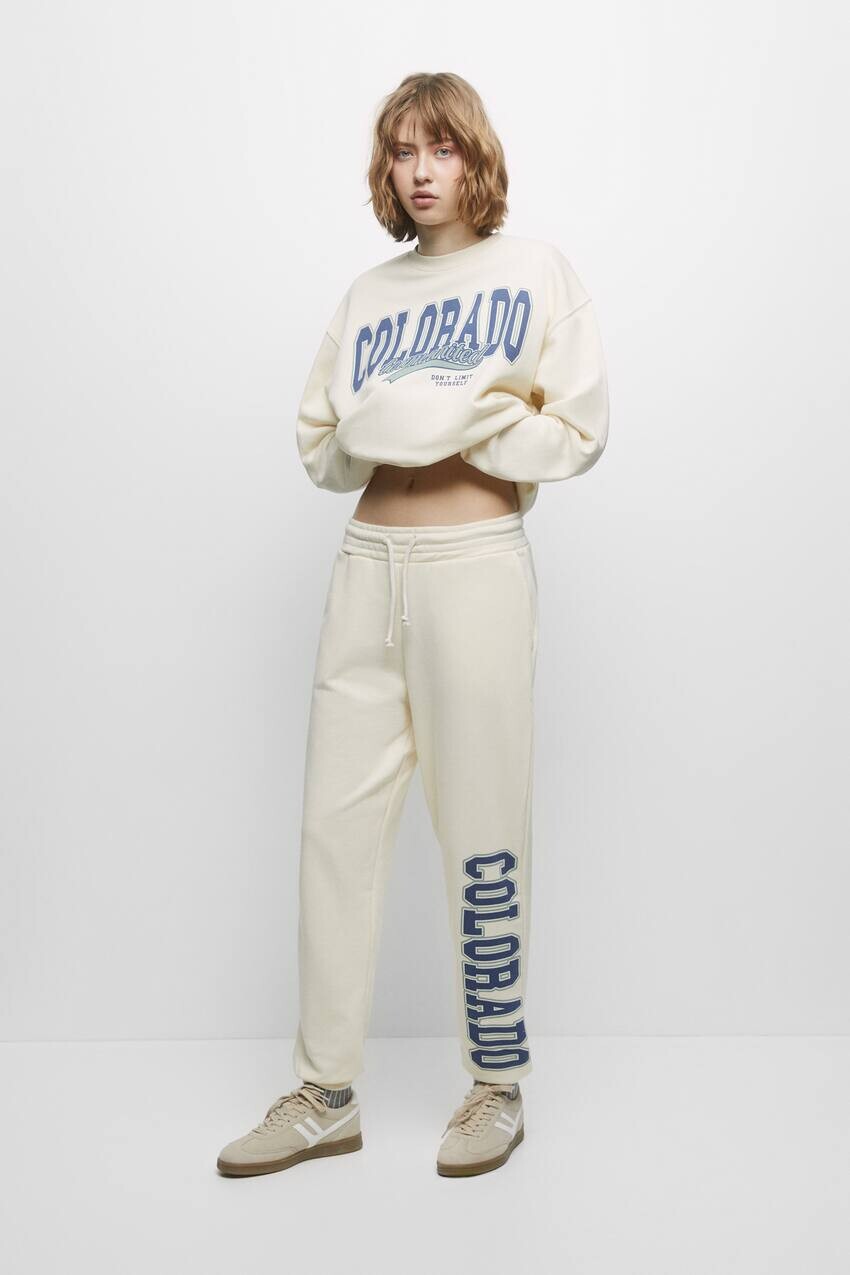 

Джоггеры с университетским принтом Pull&Bear, экрю